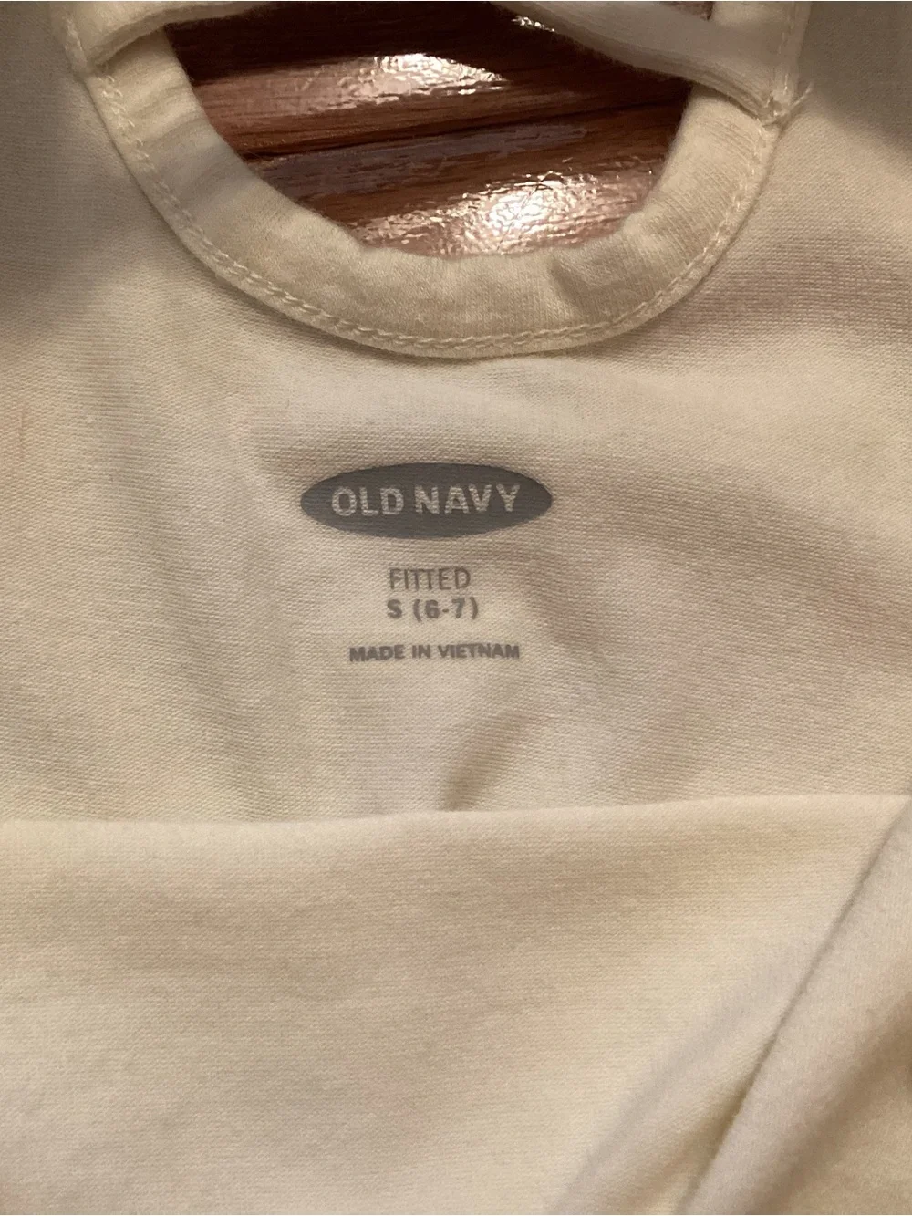 Old Navy Short-Sleeve Fitted Tee in Off-White/Cream